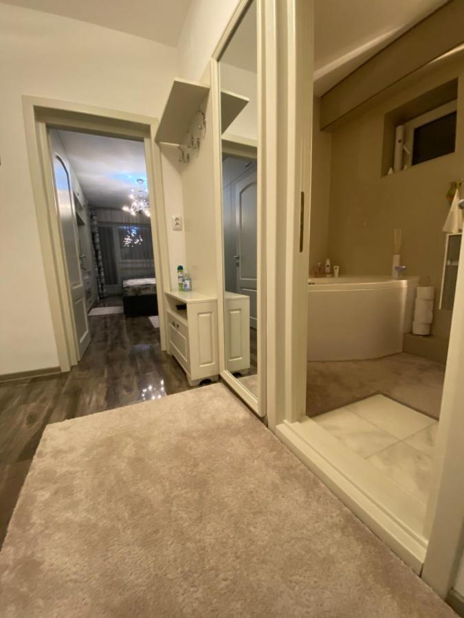 Eden Luxury Apartment Braila Bagian luar foto