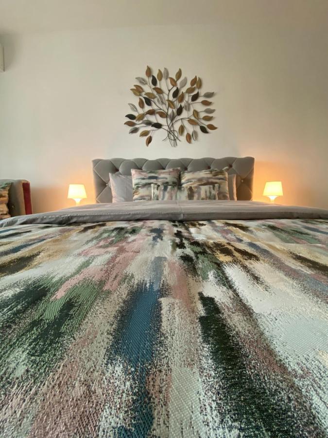 Eden Luxury Apartment Braila Bagian luar foto