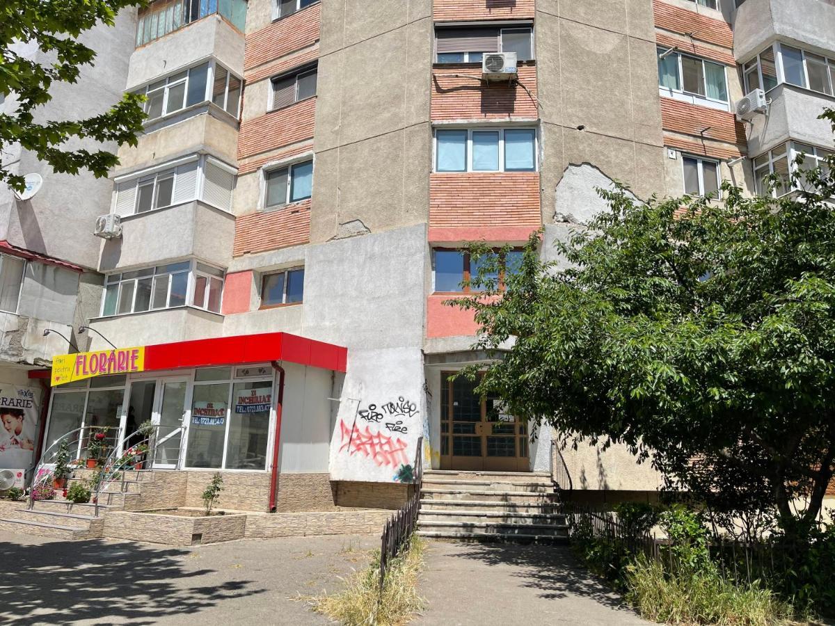 Eden Luxury Apartment Braila Bagian luar foto